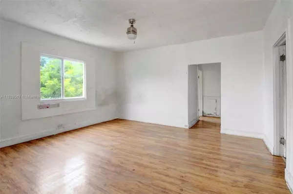 Miami, FL 33135,2928 SW 4th St