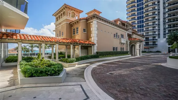 Miami Beach, FL 33140,4779 Collins Ave #2901