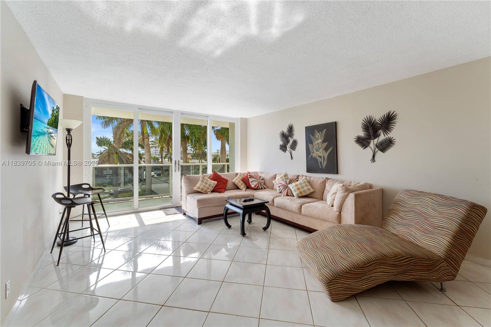 Hallandale Beach, FL 33009,3140 S Ocean Dr #212