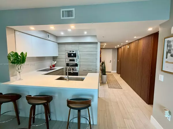 Sunny Isles Beach, FL 33160,300 Sunny Isles Blvd #4-1806