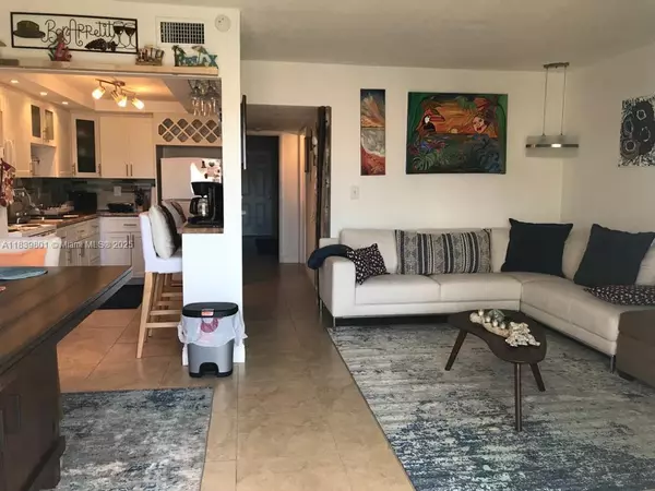 Hollywood, FL 33019,320 S Surf Rd #305