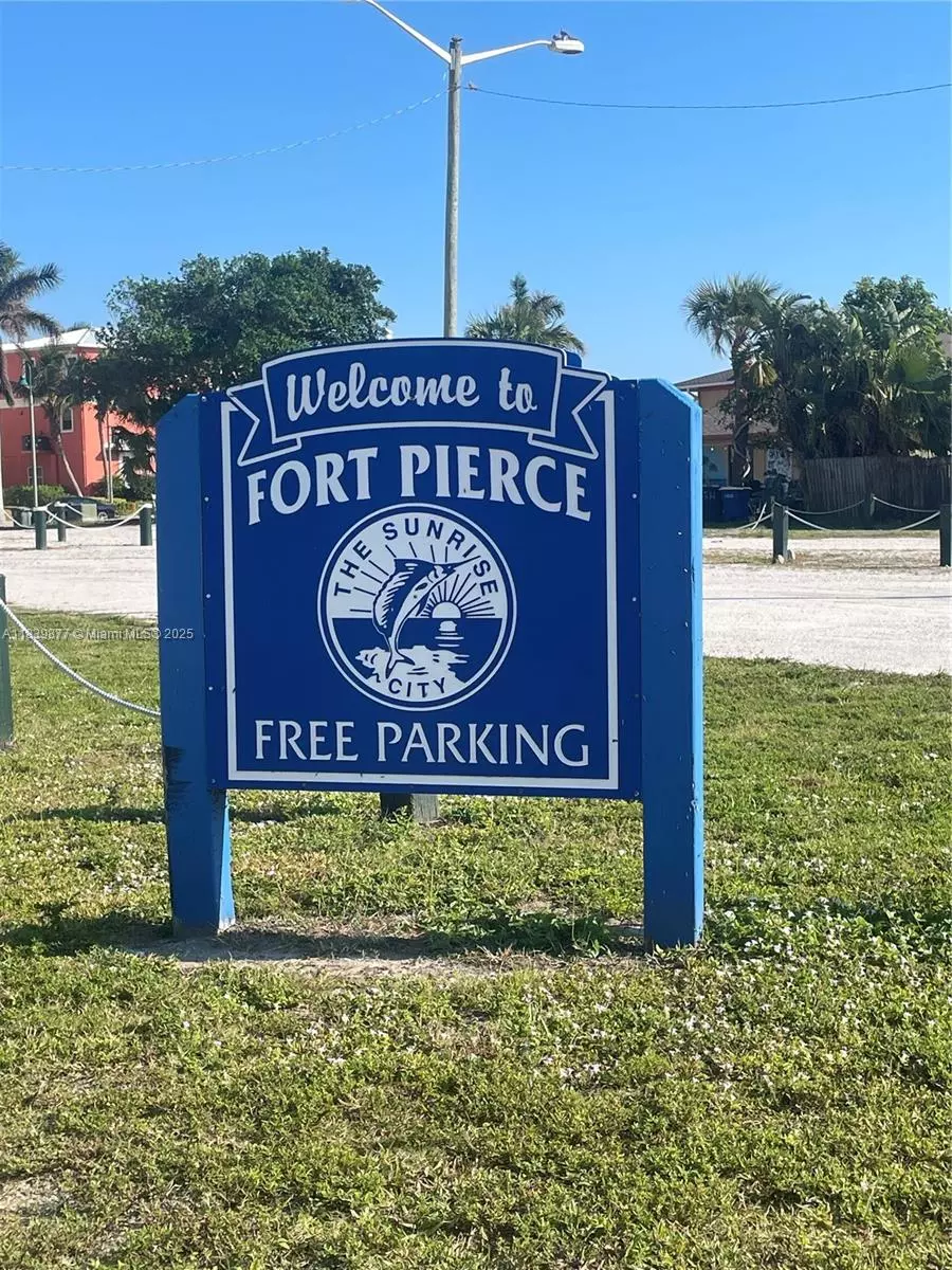 Fort Pierce, FL 34949,1115 Hernando St #B