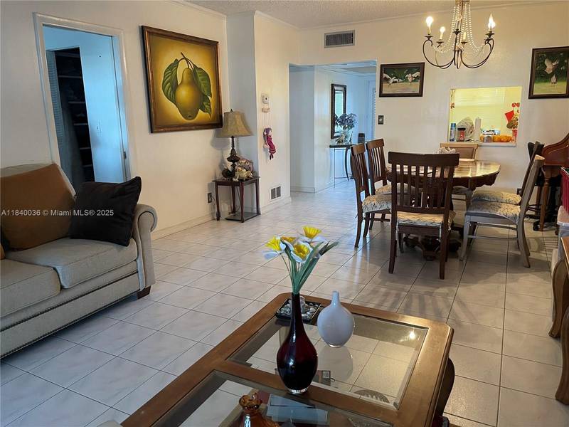 1015 Country Club Dr #109, Margate, FL 33063