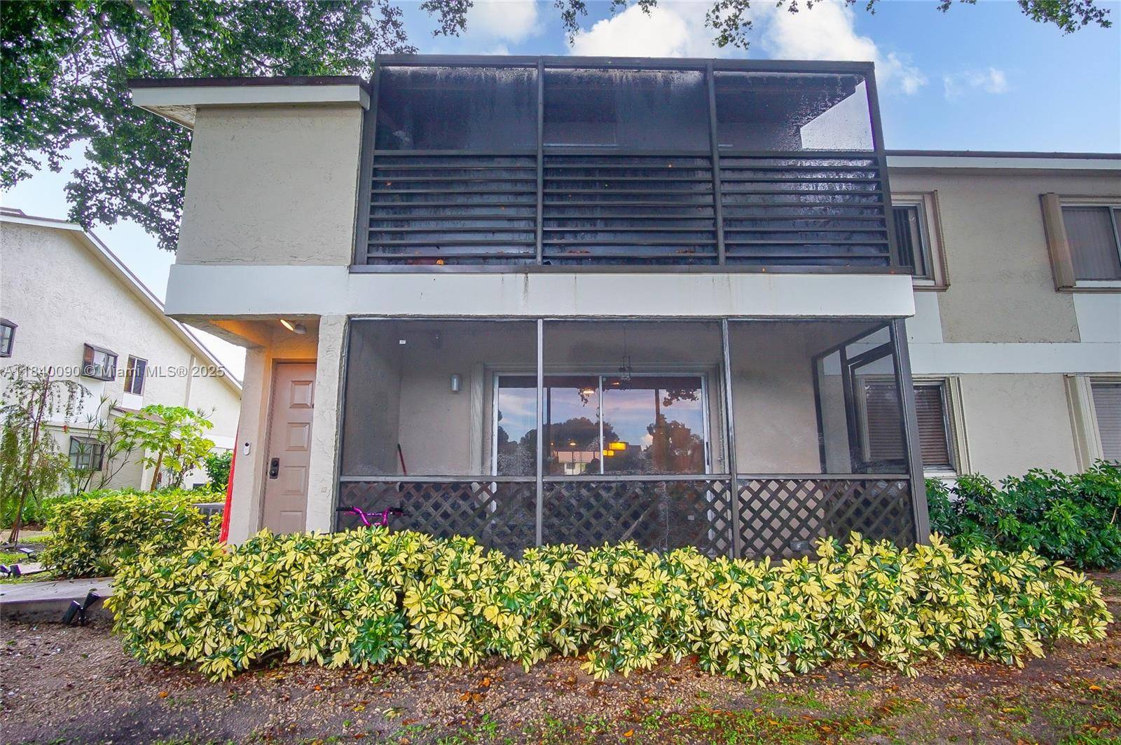 Pompano Beach, FL 33069,407 Gardens Dr #104