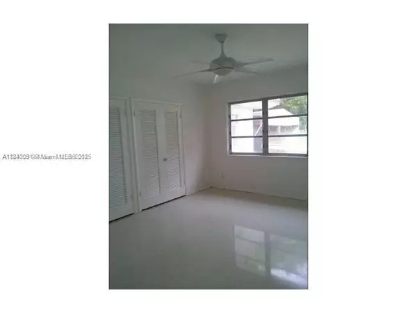 Miami Beach, FL 33141,1100 N Shore Dr #0