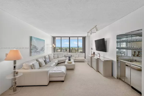 Aventura, FL 33180,20281 E Country Club Dr #704