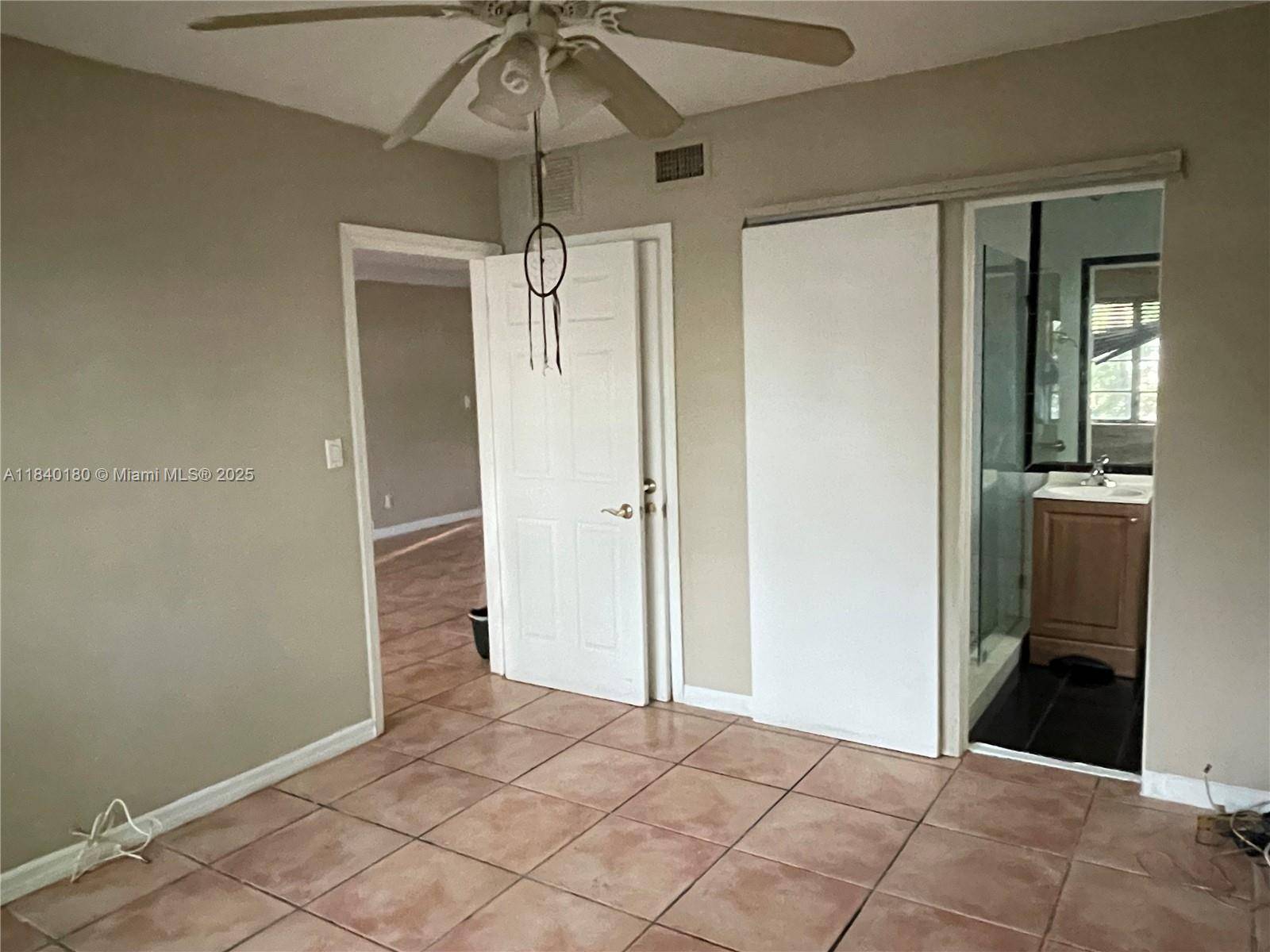 Miami Beach, FL 33141,8300 Byron Ave #5