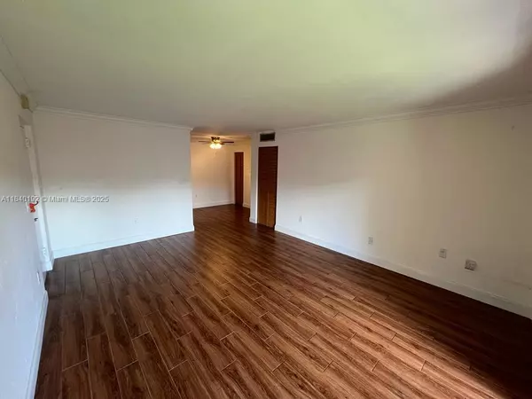 Miami Lakes, FL 33014,7160 Fairway Dr #J18