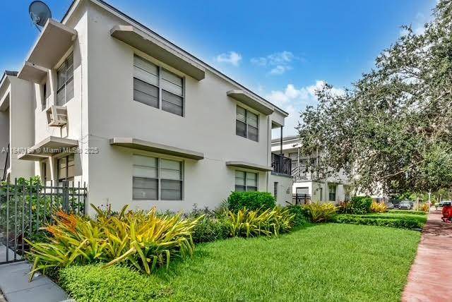 Miami Beach, FL 33141,966 Biarritz Dr #2