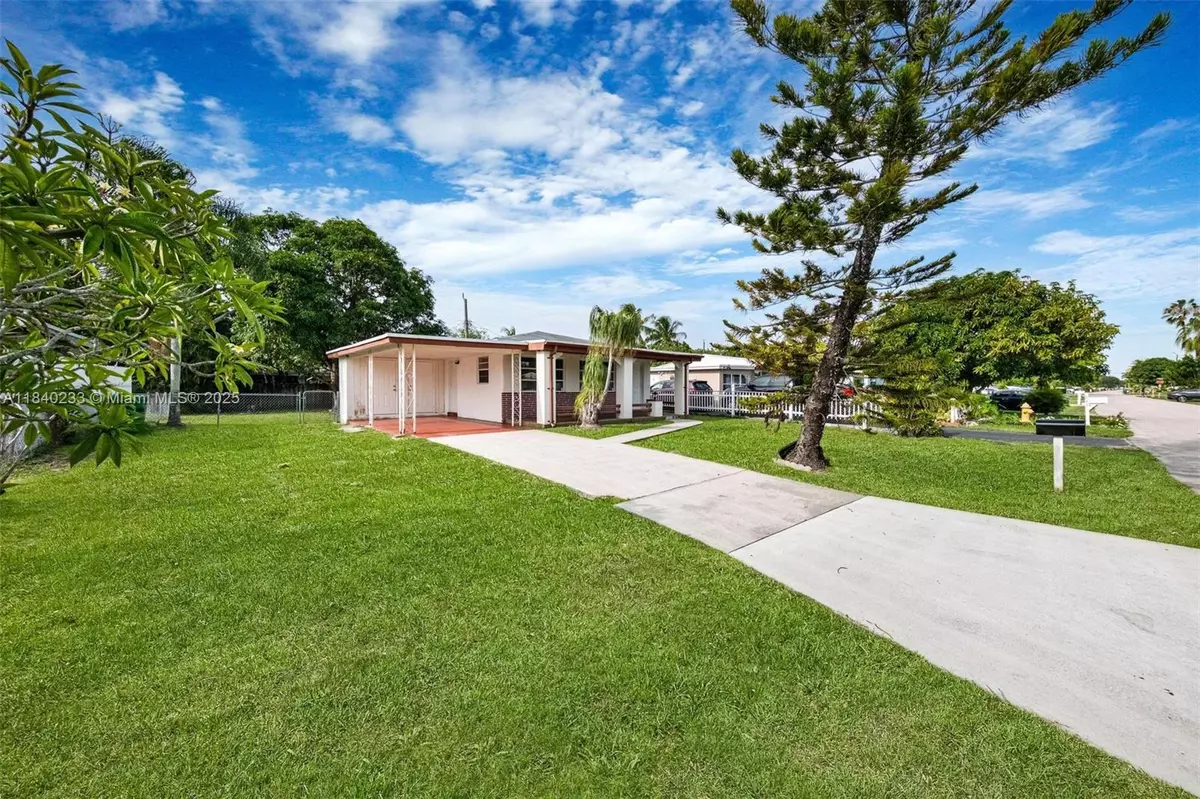Miramar, FL 33023,6425 SW 21st St