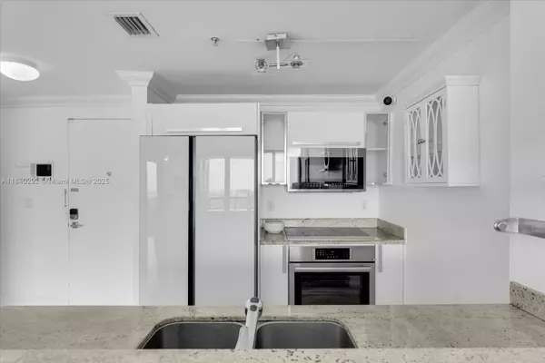 Miami, FL 33137,601 NE 36th St #2405