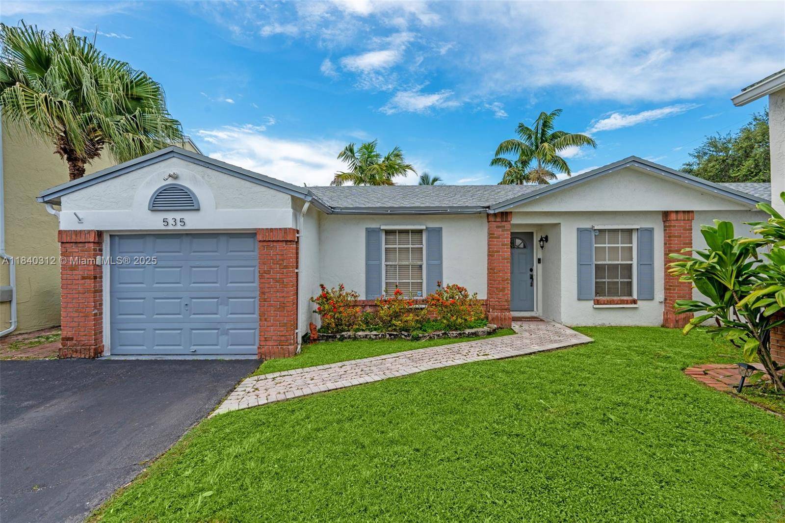 535 Radford Ter, Davie, FL 33325