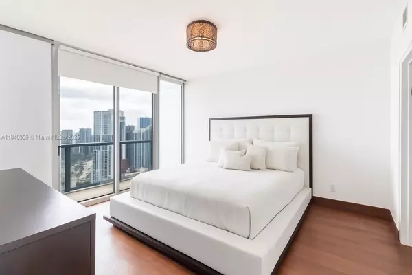 Miami, FL 33132,888 Biscayne Blvd #3506