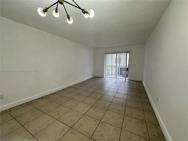 North Miami, FL 33161,13685 NE 10th Ave #203