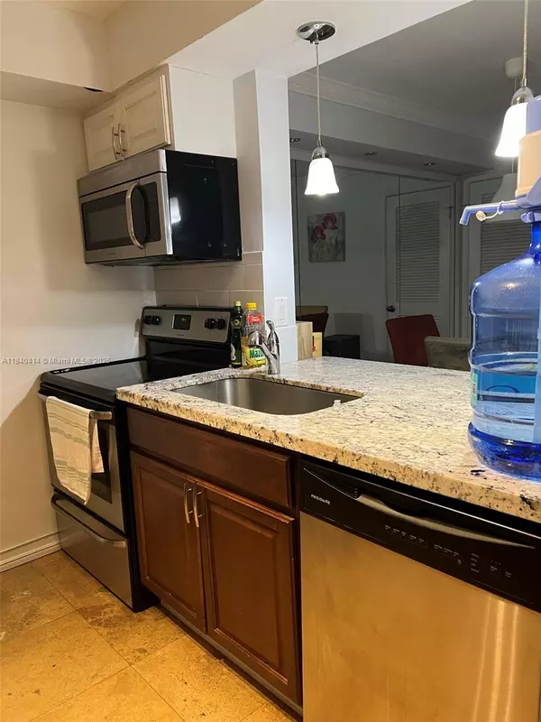 Oakland Park, FL 33309,3005 N Oakland Forest Dr #103