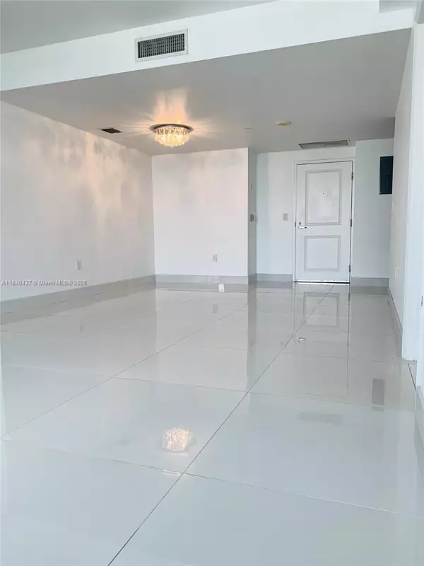 Miami, FL 33130,1250 S Miami Ave #3403