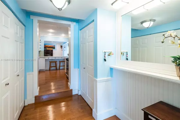 Delray Beach, FL 33444,204 S Seacrest Cir