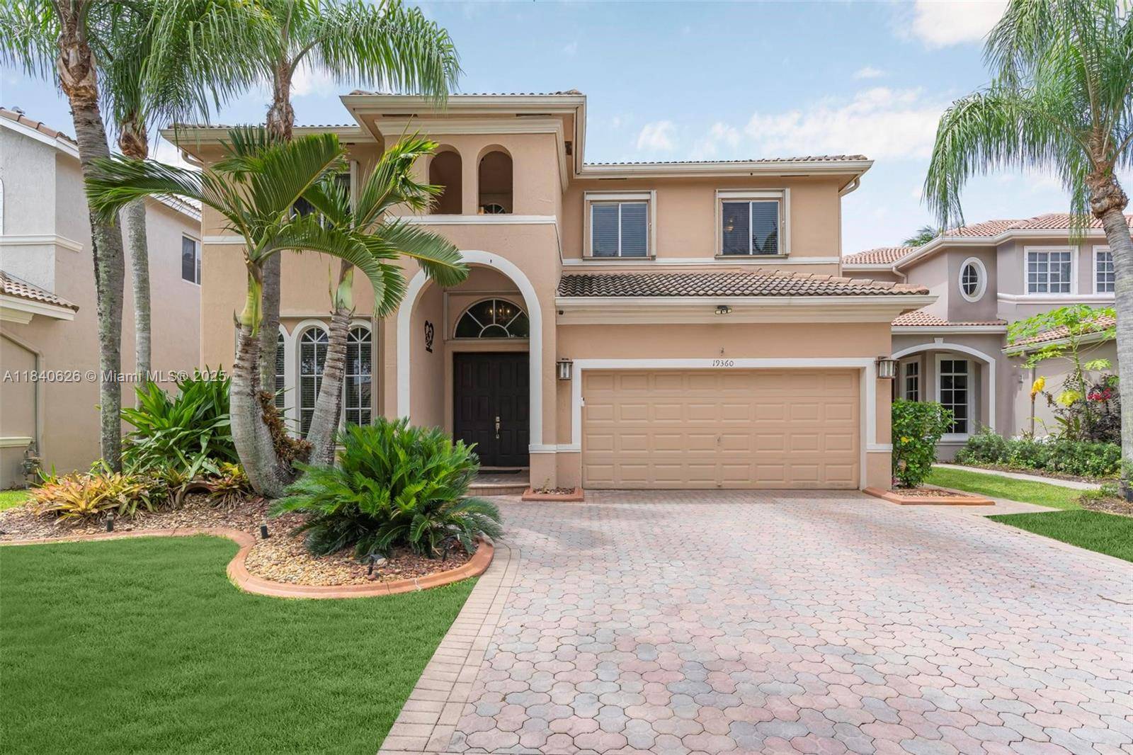 19360 SW 61st St, Pembroke Pines, FL 33332