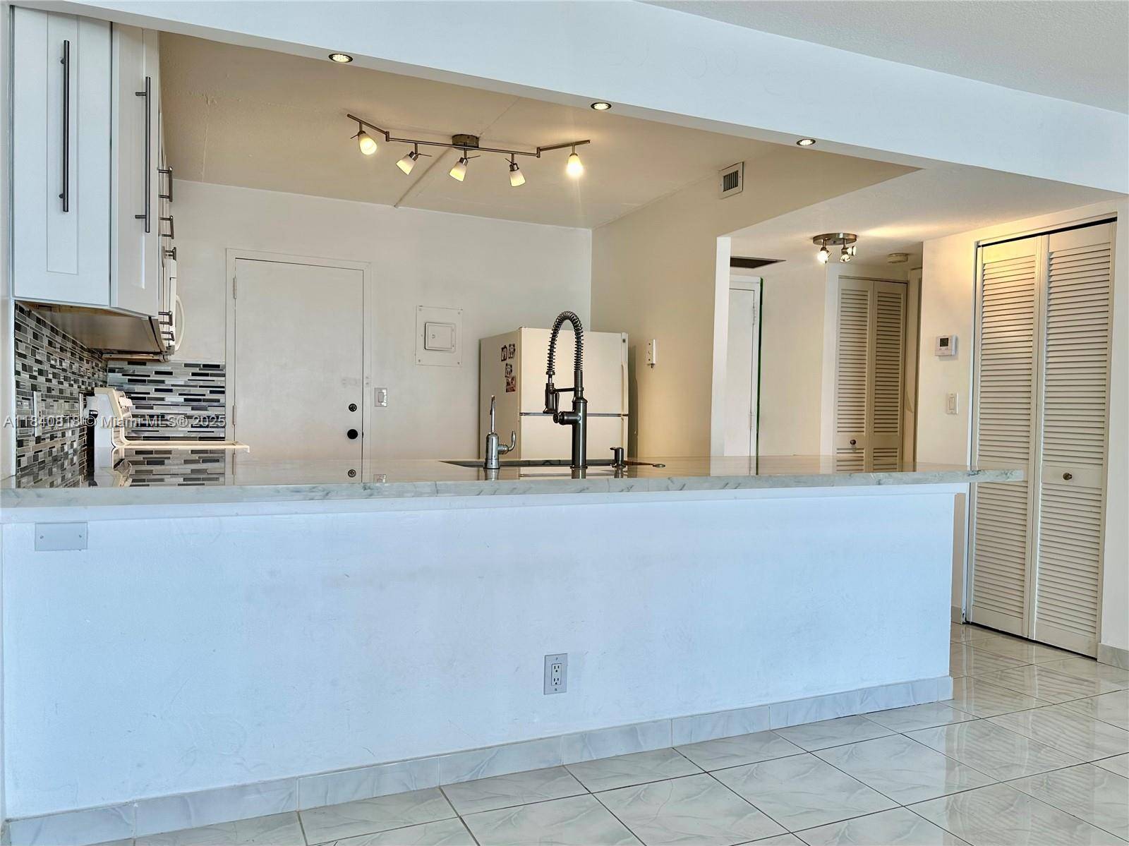 Hallandale Beach, FL 33009,427 Golden Isles Dr #14F