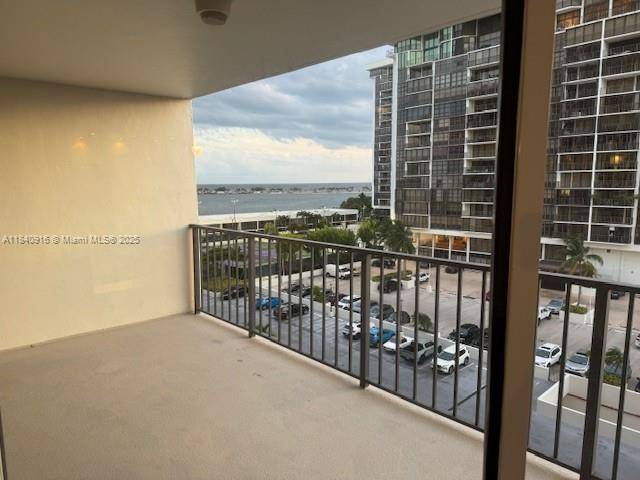 Miami, FL 33129,1901 Brickell Ave #B707
