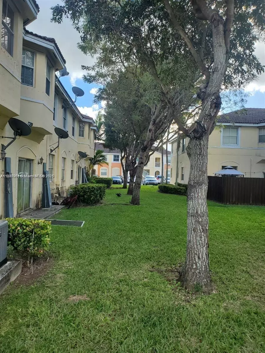 Homestead, FL 33035,2524 SE 16 RD #101