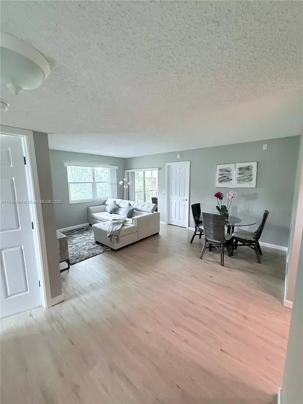 Port St Lucie, FL 34952,1566 SE Royal Green Cir #203