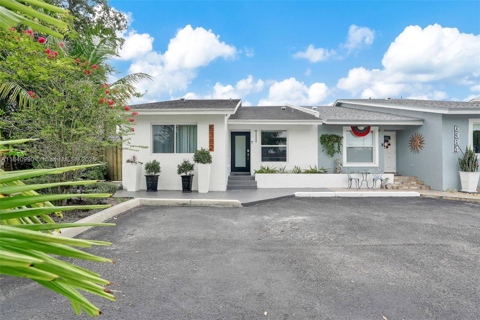 Hollywood, FL 33024,6382 Moseley St