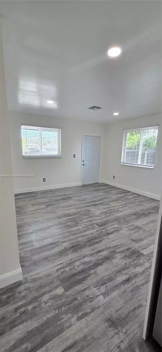 Cutler Bay, FL 33157,9805 Marlin Rd #1
