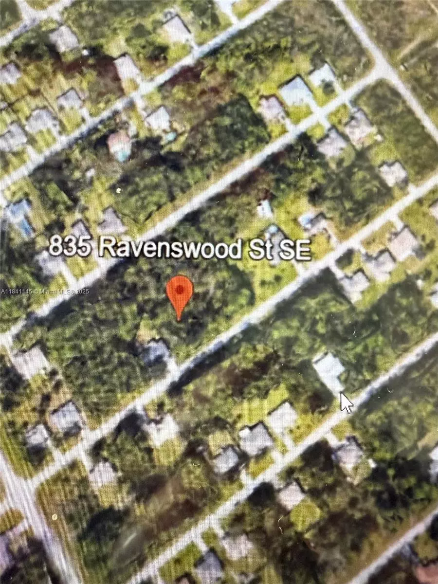 Palm Bay, FL 32909,835 RAVENSWOOD ST