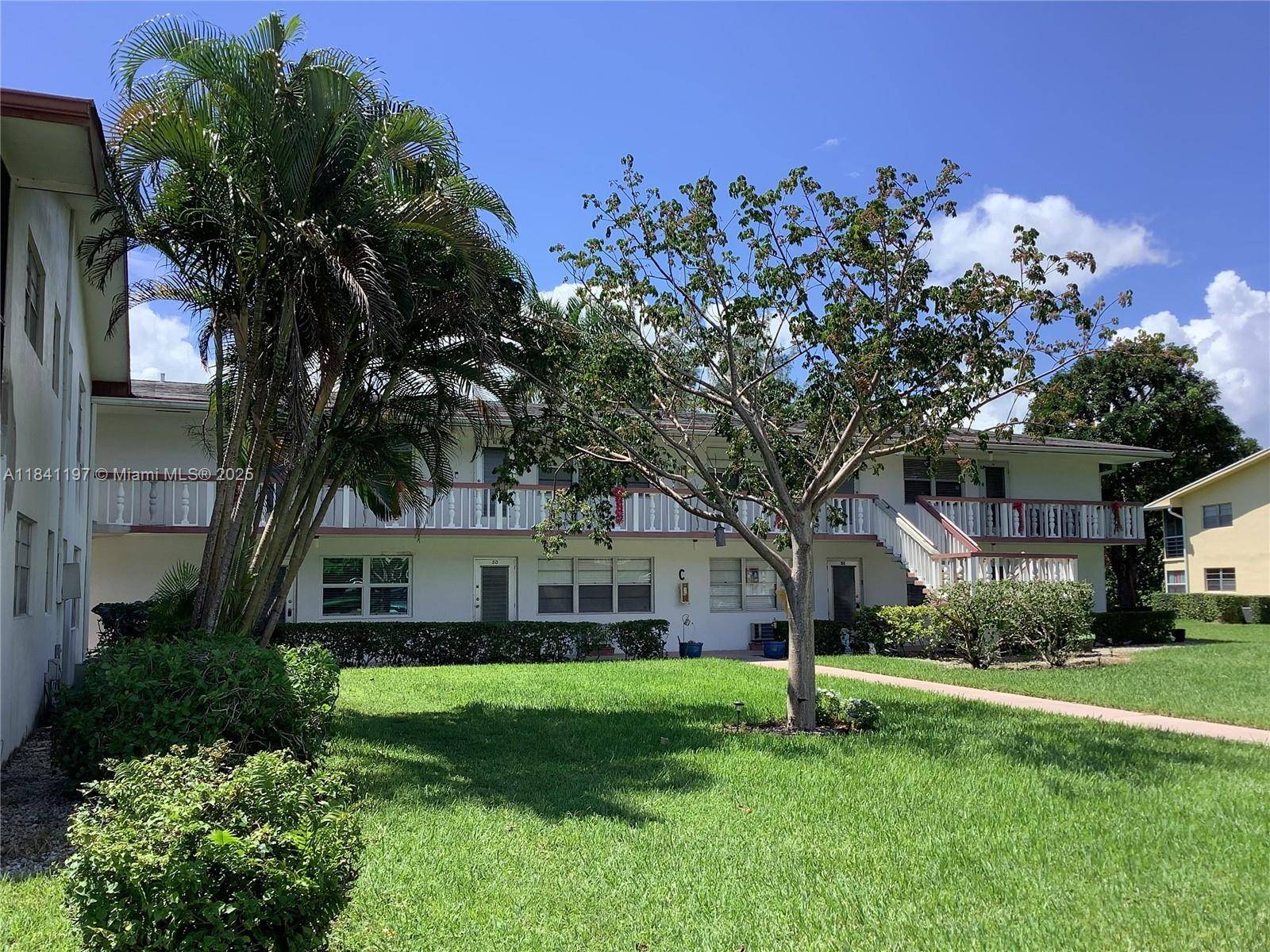 West Palm Beach, FL 33417,60 Windsor C #60