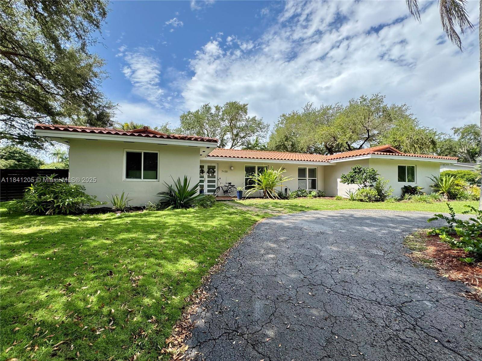 7450 SW 165th Ter, Palmetto Bay, FL 33157