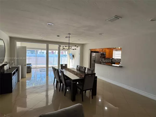 North Miami Beach, FL 33162,17800 NE 10th Ave #N/a