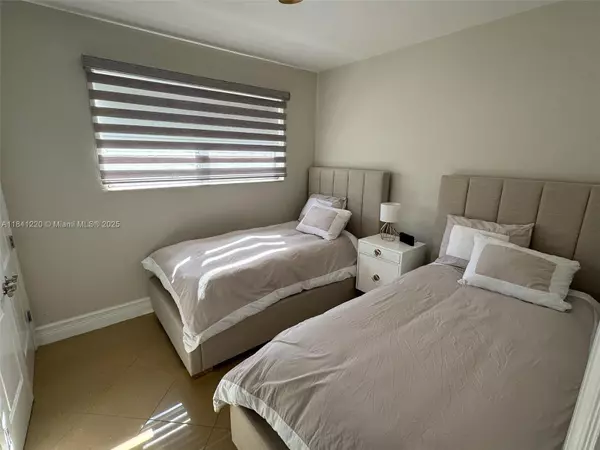 North Miami Beach, FL 33162,17800 NE 10th Ave #N/a