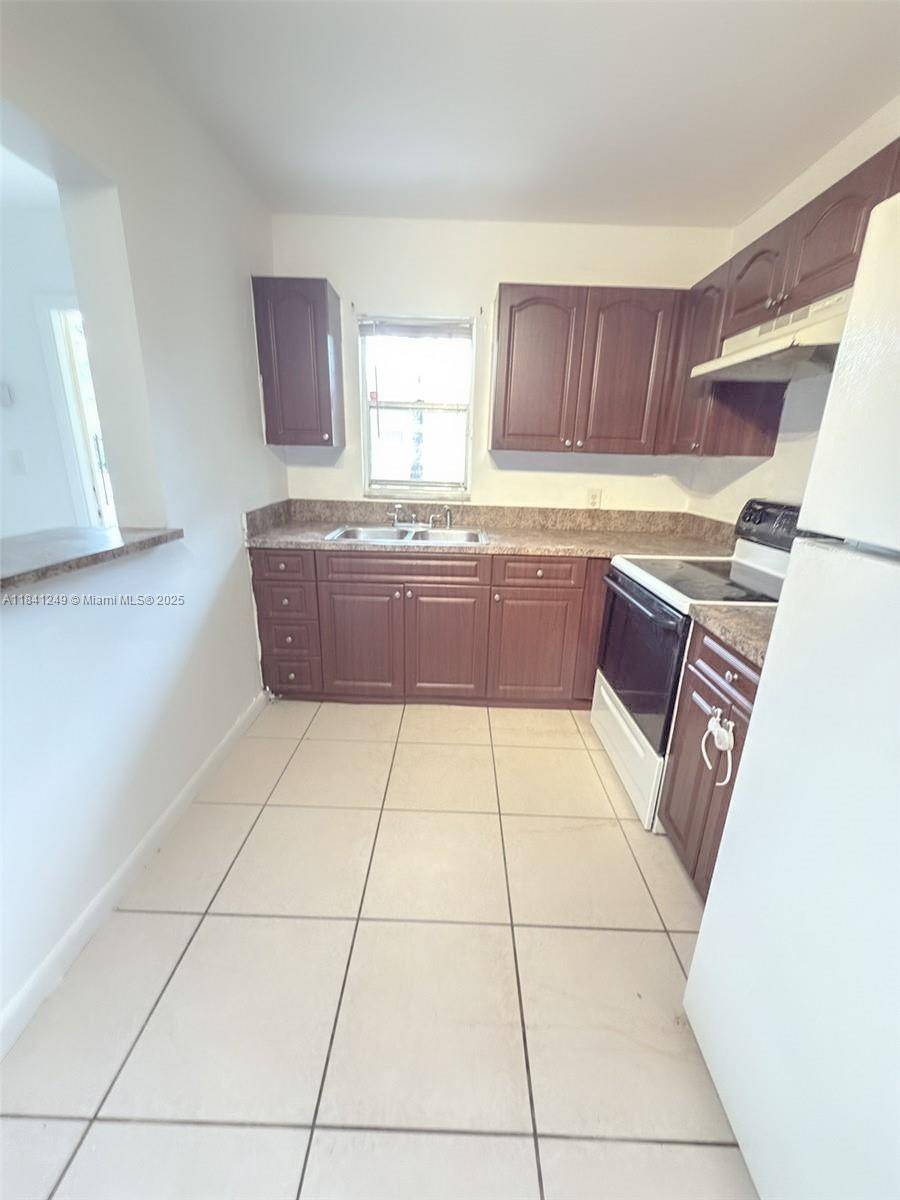Lauderhill, FL 33313,4160 NW 21st St #113F