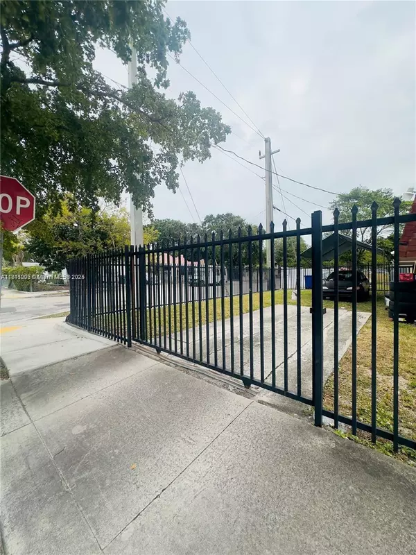 Miami, FL 33127,5743 NW 3rd Ave