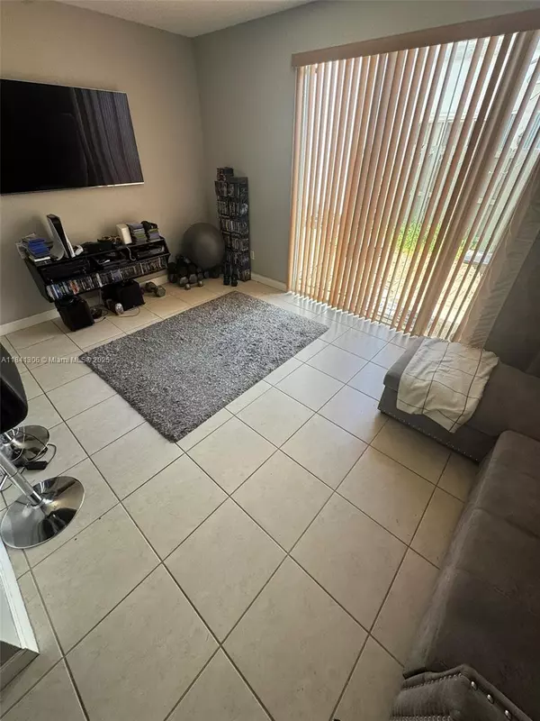 Miramar, FL 33027,15795 SW 42nd St #94