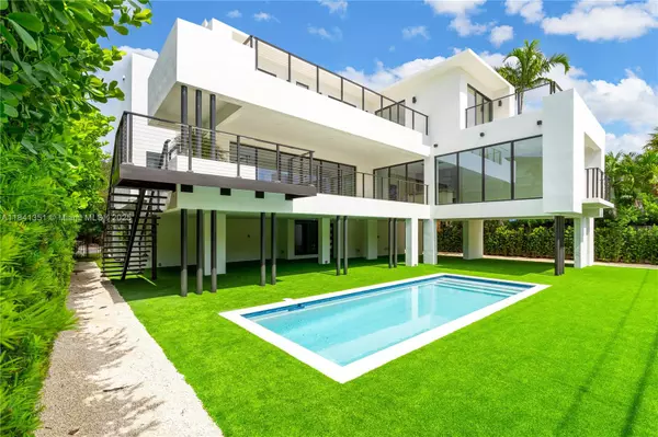 Key Biscayne, FL 33149,285 Woodcrest Rd