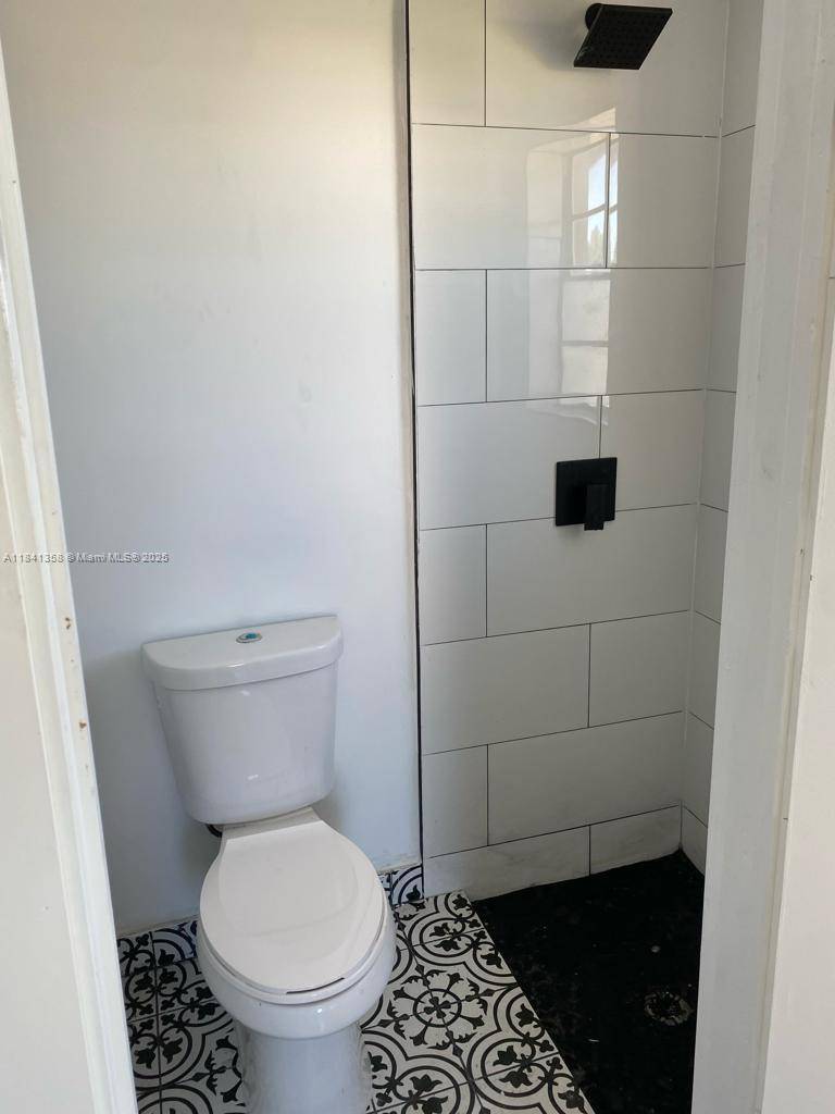 66 W 13th St #1, Hialeah, FL 33010