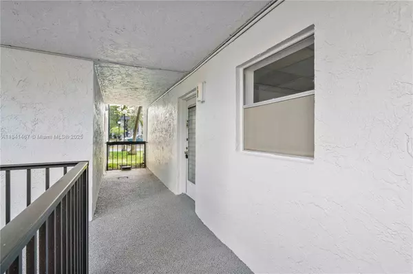 Margate, FL 33063,3110 Holiday Springs Blvd #105