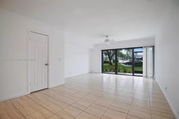 Davie, FL 33314,4270 SW 70th Terr