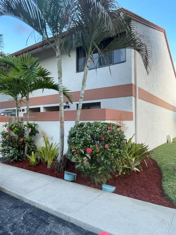 Davie, FL 33314,4270 SW 70th Terr