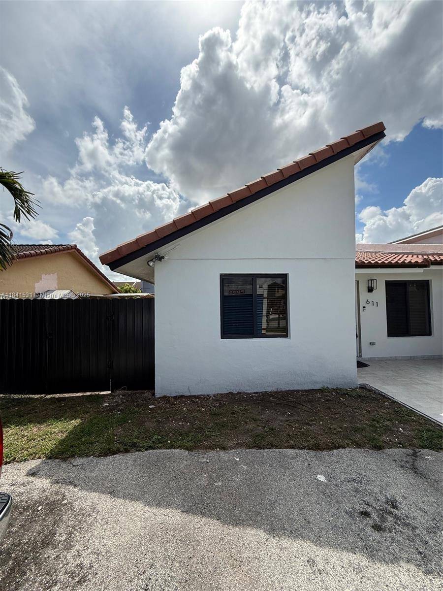 611 SW 114th Ct #40, Sweetwater, FL 33174