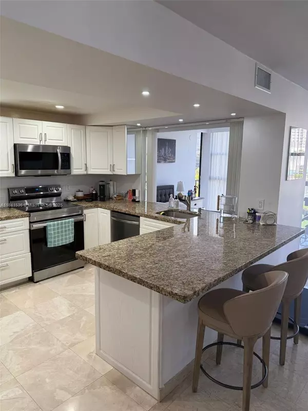 Hallandale Beach, FL 33009,400 Leslie Dr #404