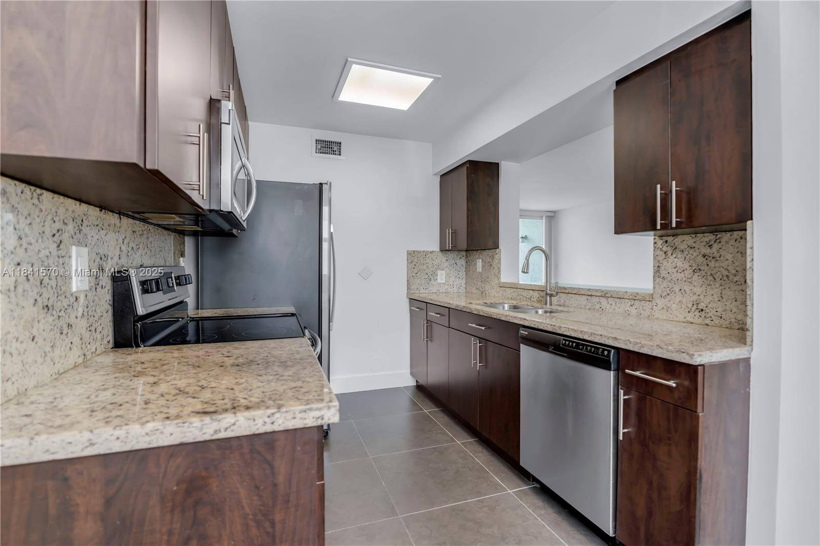 Doral, FL 33178,9749 NW 48th Ter #319