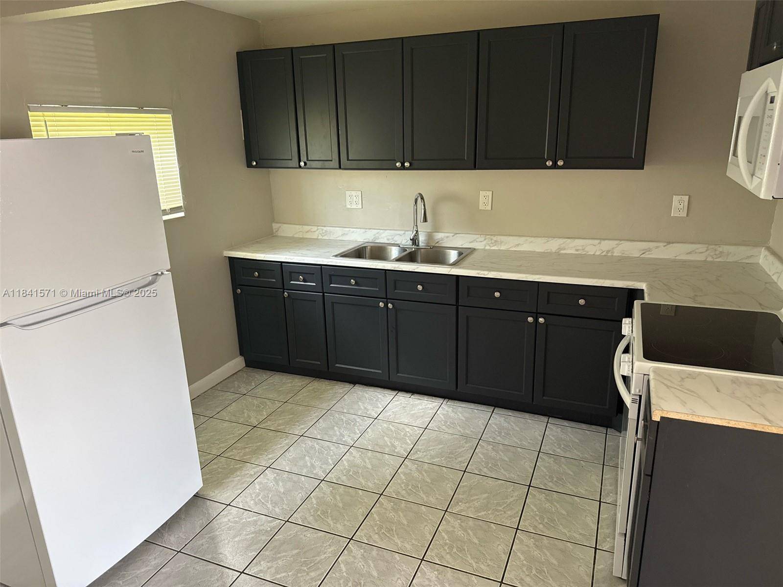 North Lauderdale, FL 33068,7699 SW 6th St