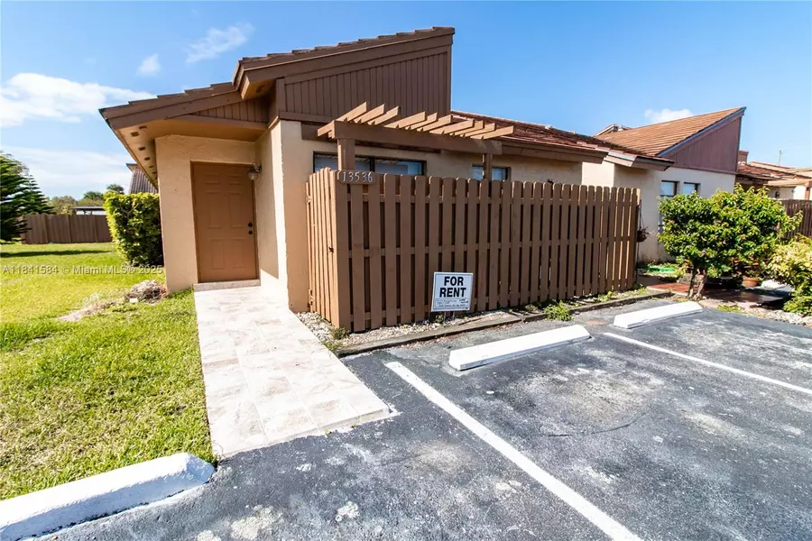 13536 SW 11th Ln, Miami, FL 33184