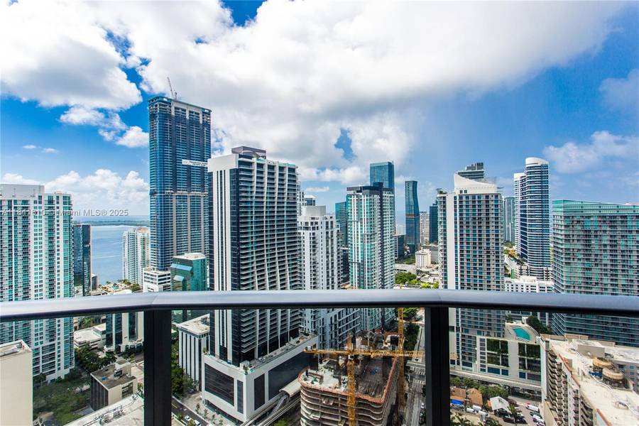 45 SW 9th St #3803, Miami, FL 33130