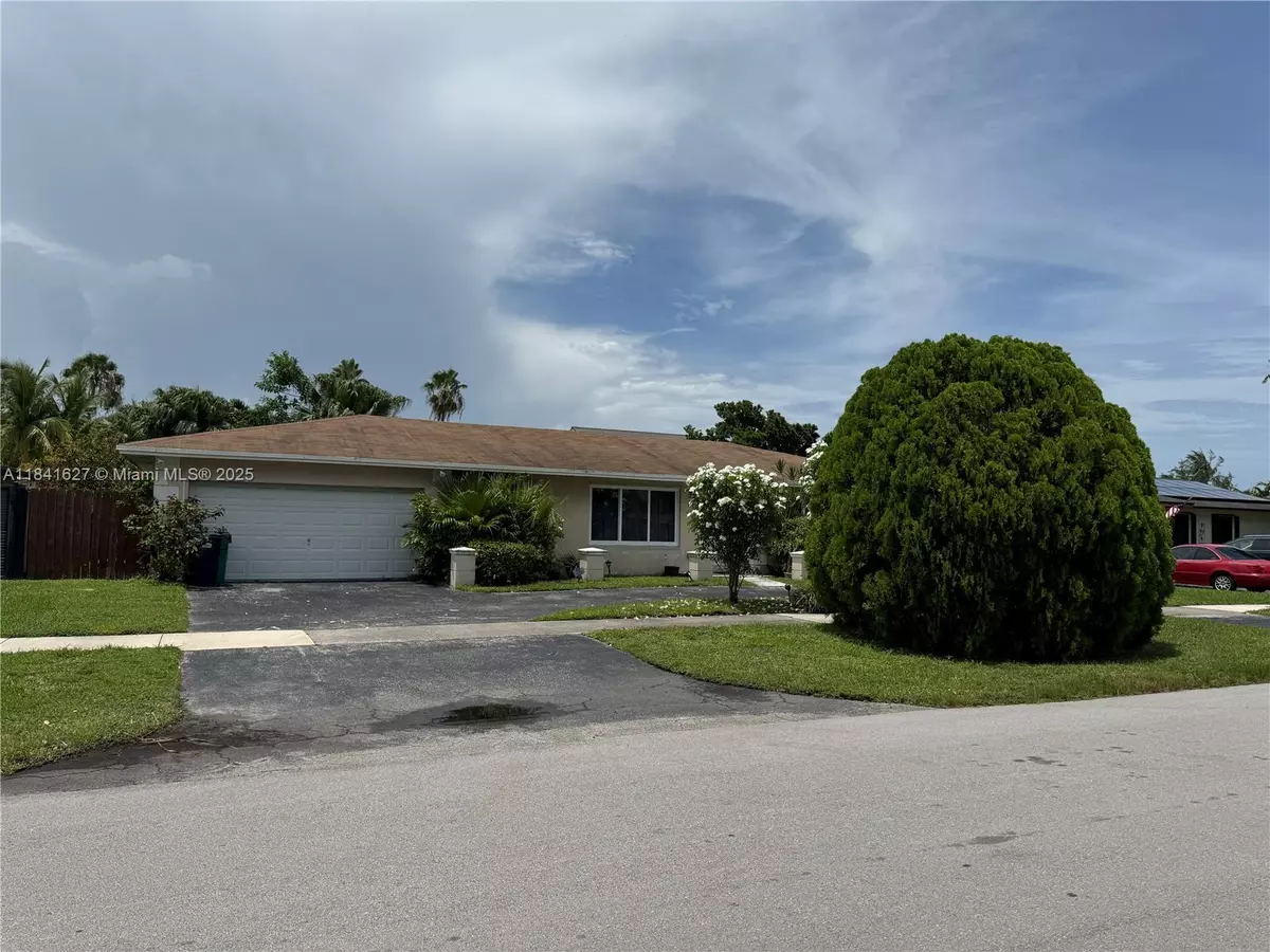 Cutler Bay, FL 33189,8121 SW 205th St