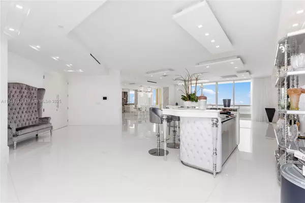 Sunny Isles Beach, FL 33160,17875 Collins Ave #PH4701