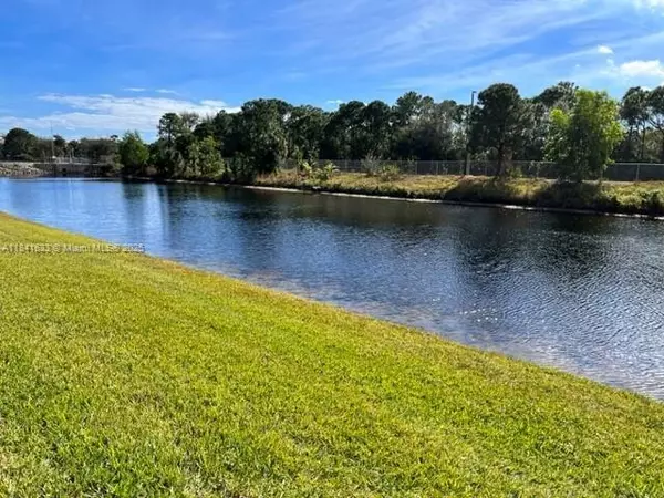 Palm Beach Gardens, FL 33418,4513 S Artesa Way S #4513